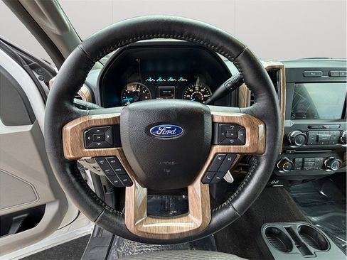 Used 2018 Ford F150 XLT w/ Equipment Group 302A Luxury AWD/4WD image 18