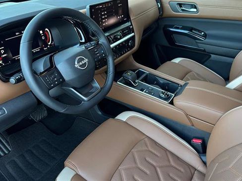 New 2026 Nissan Pathfinder Platinum image 10