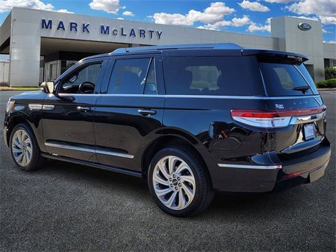 Used 2024 Lincoln Navigator Reserve image 5
