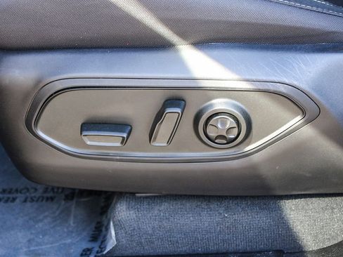 Used 2025 Jeep Grand Cherokee Laredo X image 21