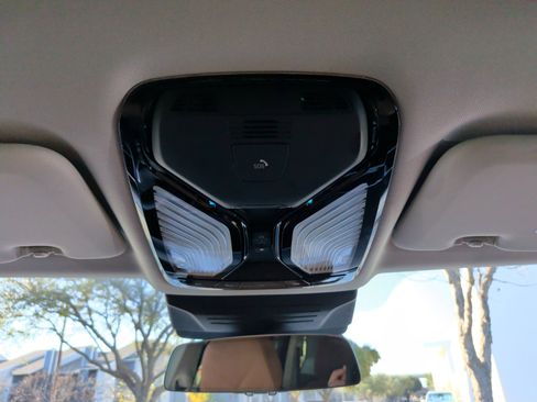 Certified 2023 BMW X7 xDrive40i w/ Premium Package image 31