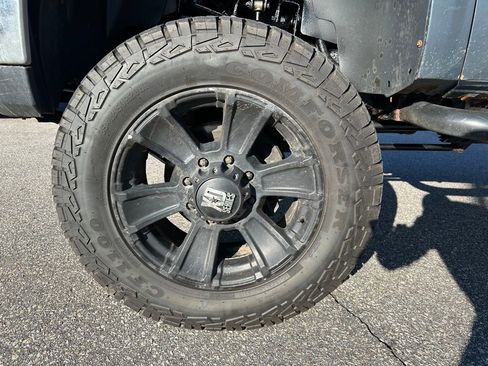 Used 2012 GMC Sierra 2500 SLE w/ SLE Preferred Package AWD/4WD image 12