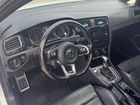 Used 2019 Volkswagen GTI SE FWD image 15