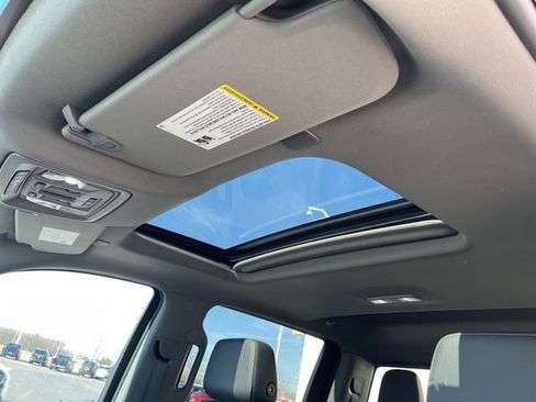 Used 2020 Chevrolet Silverado 1500 LT Trail Boss image 13