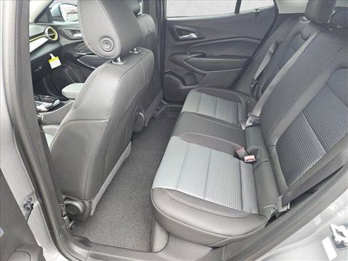 New 2026 Chevrolet Trax LT w/ Driver Confidence Package image 15