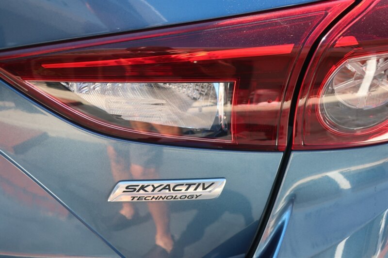 Used 2018 MAZDA MAZDA3 Sport FWD image 8