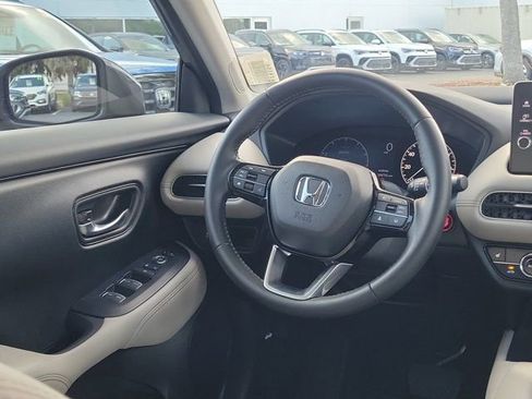 Used 2026 Honda HR-V EX-L image 3