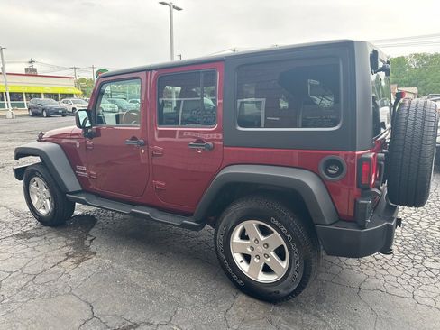 Used 2012 Jeep Wrangler Unlimited Sport AWD/4WD image 3