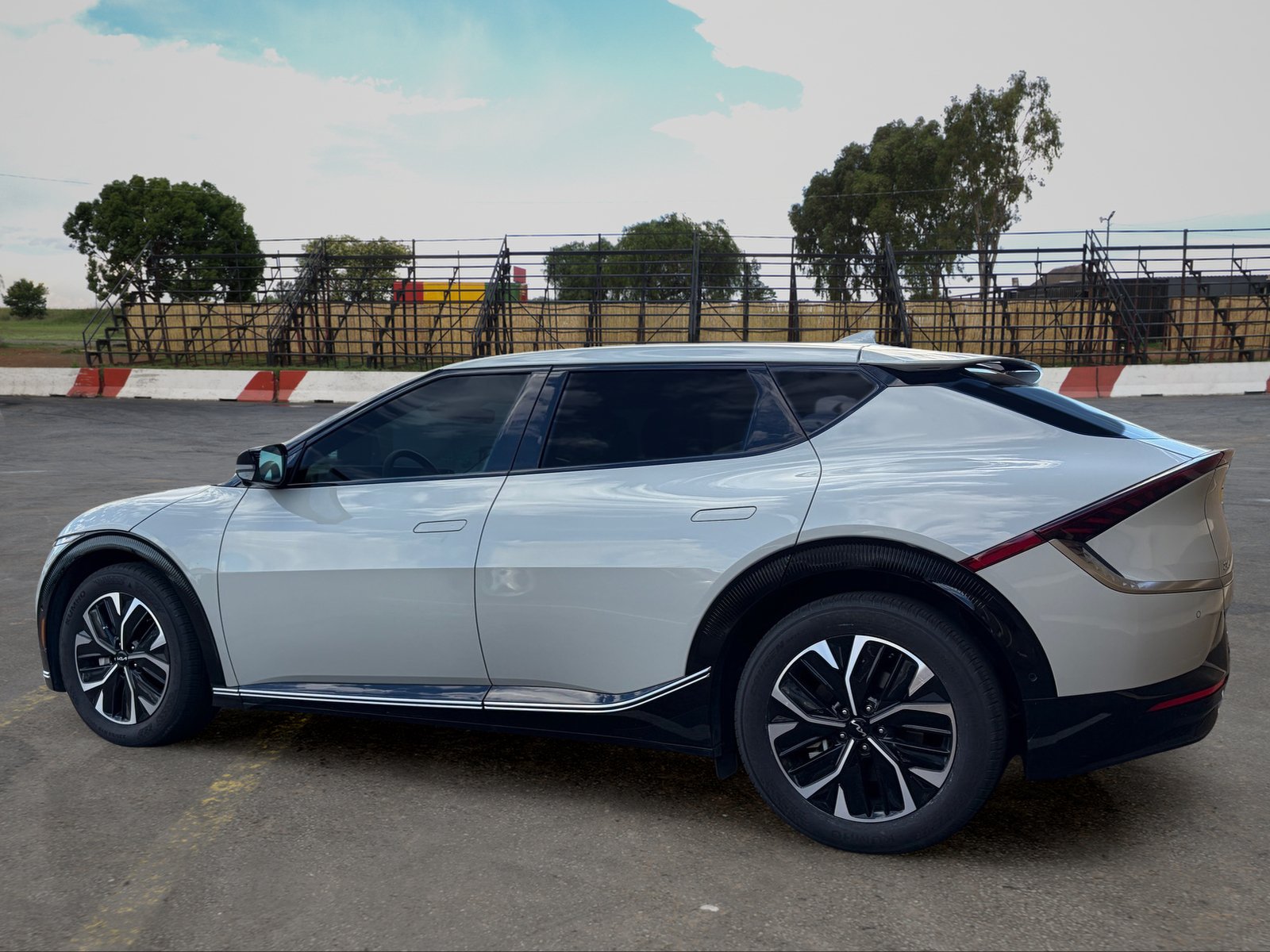 Certified 2024 Kia EV6 Wind w/ Wind Technology Package RWD image 4