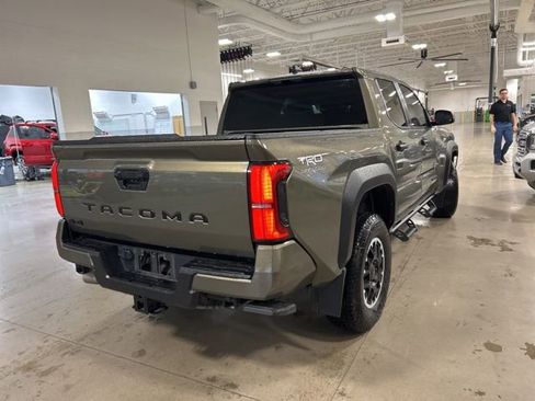 Used 2024 Toyota Tacoma TRD Off-Road AWD/4WD image 5