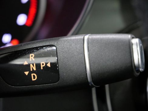 Used 2019 Mercedes-Benz GLC 300 4MATIC image 25