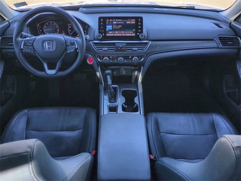 Used 2018 Honda Accord Touring image 14