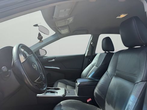 Used 2014 Toyota Camry SE FWD image 9