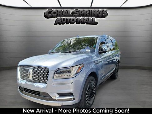 Used 2018 Lincoln Navigator Black Label AWD/4WD image 4