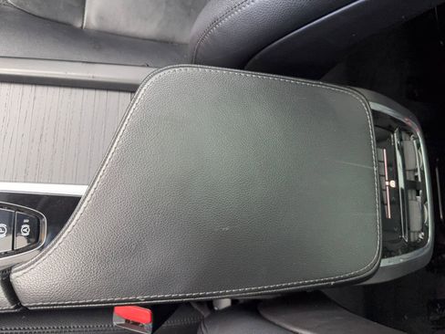 Used 2020 Volvo XC90 T5 Momentum image 31