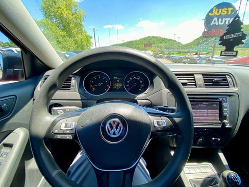 Used 2015 Volkswagen Jetta S FWD image 18