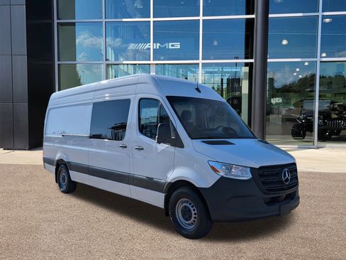 New 2026 Mercedes-Benz Sprinter 2500 image 3