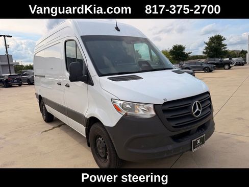 Used 2025 Mercedes-Benz Sprinter 2500 image 5