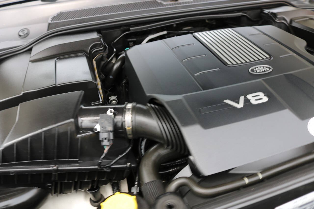 Used 2010 Land Rover Range Rover Sport Supercharged AWD/4WD image 11