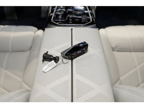 New 2026 BMW 760i xDrive w/ Executive Package image 84