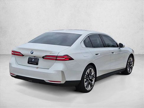 Used 2026 BMW 530i w/ Premium Package RWD image 5