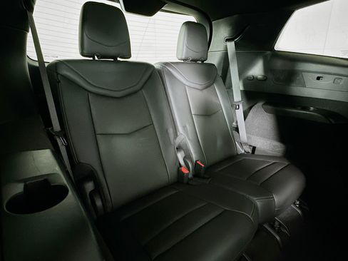 Used 2022 Cadillac XT6 Premium Luxury w/ Technology Package image 28