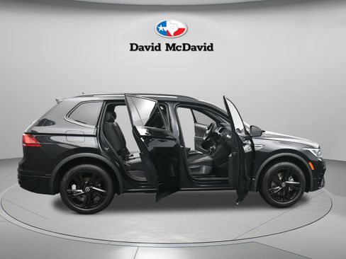 Used 2023 Volkswagen Tiguan SE R-Line image 46