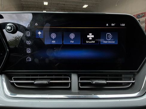 Used 2025 Chevrolet Trax LT FWD image 28