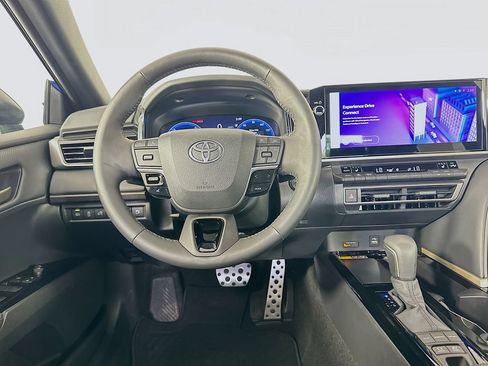 Used 2025 Toyota Camry XSE FWD image 21