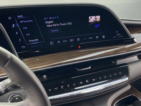 Certified 2024 Cadillac Escalade ESV Sport Platinum w/ LPO, ONYX Package image 27