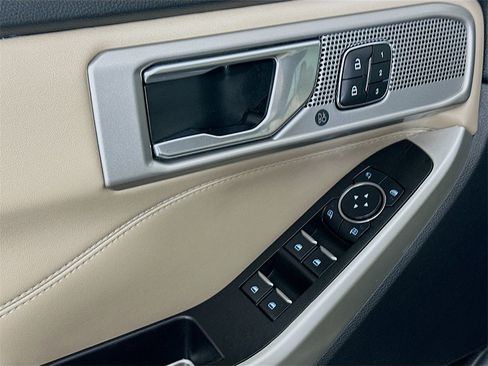 Used 2021 Ford Explorer Limited w/ Equipment Group 301A image 21