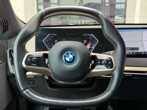 Used 2024 BMW iX xDrive50 w/ Sport Package AWD/4WD image 18