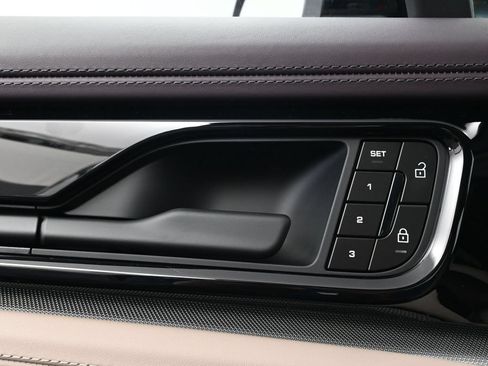 Used 2026 Porsche Panamera 4 AWD/4WD image 17