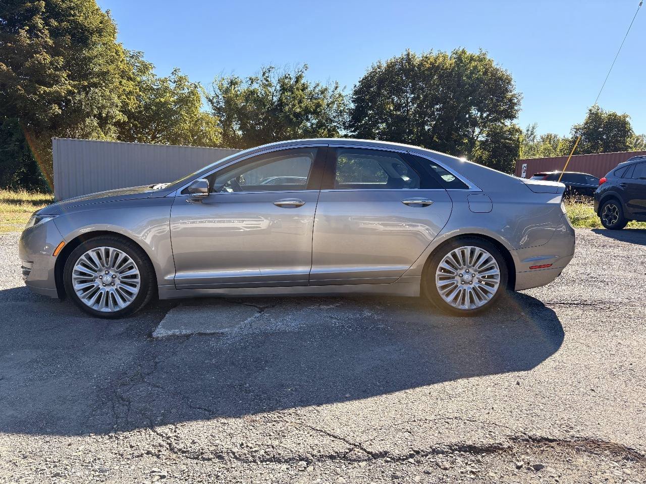 Used 2016 Lincoln MKZ AWD image 4