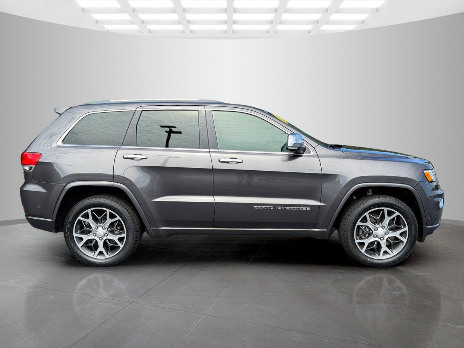 Used 2019 Jeep Grand Cherokee Overland AWD/4WD image 6