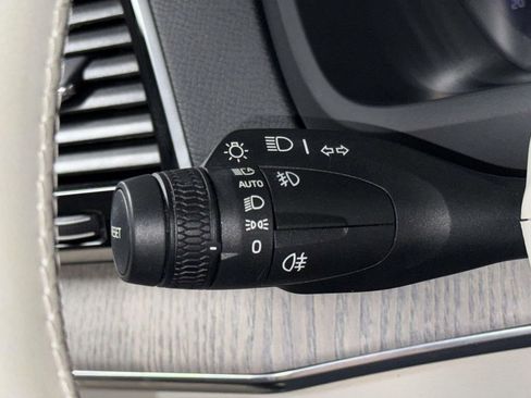 Used 2023 Volvo XC90 B6 Plus w/ Protection Package Premier image 28