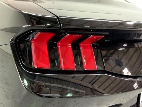 Used 2024 Ford Mustang Coupe image 28