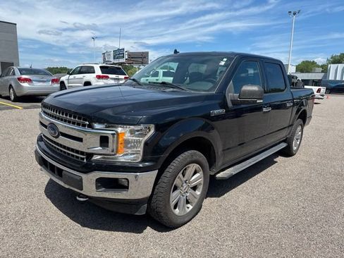 Used 2018 Ford F150 XLT w/ Equipment Group 302A Luxury AWD/4WD image 3
