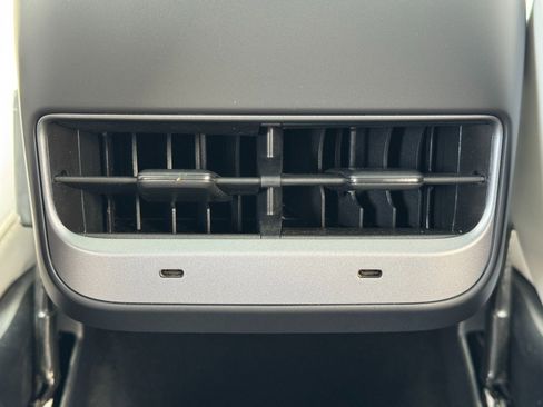 Used 2023 Tesla Model Y Performance image 33