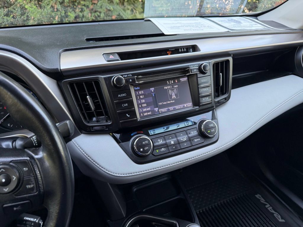 Used 2018 Toyota RAV4 XLE w/ All Weather Liner Package FWD image 20