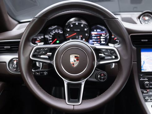 Used 2017 Porsche 911 Carrera RWD image 7