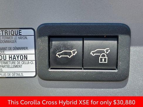 Used 2024 Toyota Corolla Cross XSE w/ Convenience Package image 21