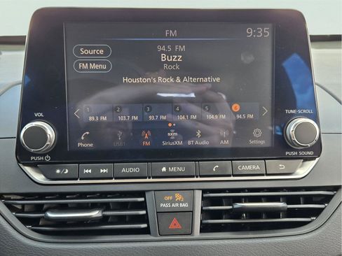 Used 2019 Nissan Altima 2.5 SV FWD image 14