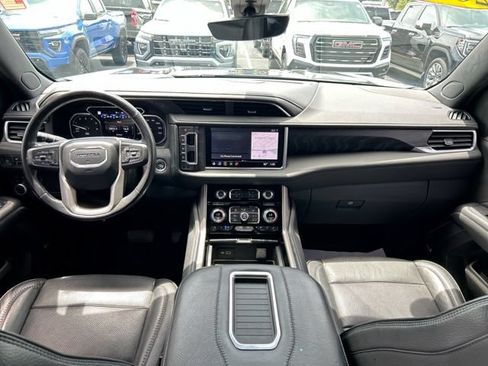 Used 2021 GMC Yukon Denali w/ Denali Premium Package AWD/4WD image 29