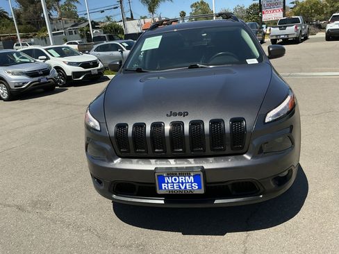 Used 2017 Jeep Cherokee High Altitude AWD/4WD image 7