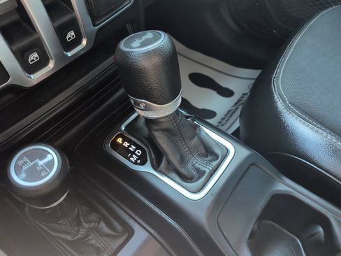Used 2021 Jeep Wrangler Sport AWD/4WD image 24