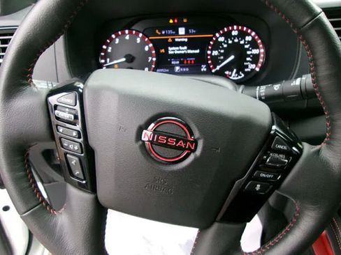 Used 2023 Nissan Frontier PRO-4X w/ Pro Convenience Package AWD/4WD image 18