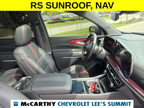 Used 2024 Chevrolet Traverse RS FWD image 31