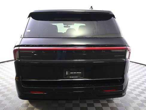 New 2026 Lincoln Navigator Reserve AWD/4WD image 5