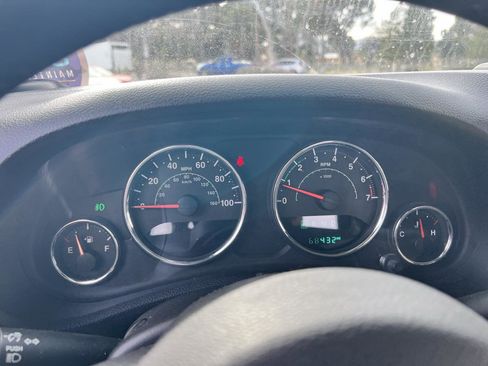 Used 2018 Jeep Wrangler Unlimited Sport w/ Connectivity Group image 12